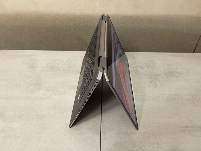 Мобільна робоча станція-трансформер HP ZBook Studio x360 G5 / 15,6" (3840x2160) IPS Touch / Intel Core i9-8950HK (6 (12) ядра по 2.9 - 4.8 GHz) / 16 GB DDR4 / 256 GB SSD M.2 / nVidia Quadro P2000, 4 GB GDDR5, 128-bit / WebCam б/в - зображення 5