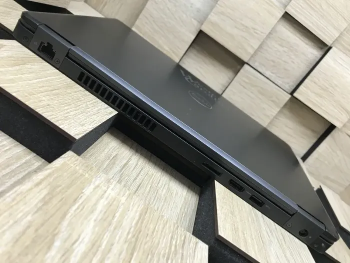 Ноутбук Б-клас Dell Latitude 5490 / 14" (1920x1080) IPS / Intel Core i5-8250U (4 (8) ядра по 1.6 - 3.4 GHz) / 8 GB DDR4 / 240 GB SSD M.2 / Intel UHD Graphics 620 / WebCam / USB 3.1 / HDMI б/в - зображення 7