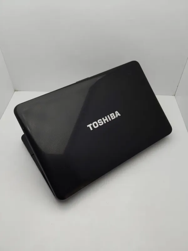 Ноутбук Toshiba P850 / 15.6" (1366x768) TN / Intel Core i7-3610QM (4 (8) ядра по 2.3 - 3.3 GHz) / 6 GB DDR3 / 500 GB HDD / AMD Radeon HD 7600M, 2 GB GDDR3, 64-bit / WebCam б/в - зображення 4