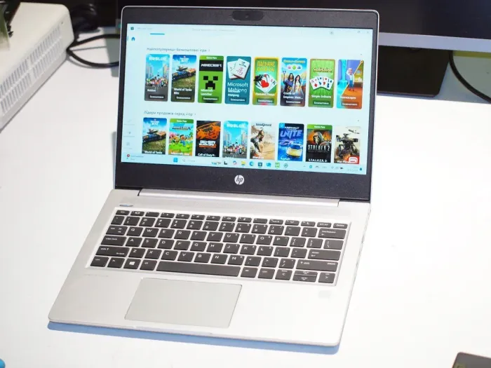 Ультрабук Б-клас HP ProBook 430 G7 / 13.3" (1920x1080) IPS / Intel Core i3-10110U (2 (4) ядра по 2.1 - 4.1 GHz) / 8 GB DDR4 / 256 GB SSD+1000 GB HDD / Intel UHD Graphics / WebCam б/в - зображення 2