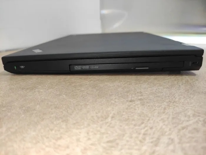 Ноутбук Б-клас Lenovo ThinkPad T420s / 14" (1600x900) TN / Intel Core i5-2520M (2 (4) ядра по 2.5 - 3.2 GHz) / 4 GB DDR3 / 120 GB SSD / Intel HD Graphics 3000 / WebCam / Без АКБ б/в - зображення 4