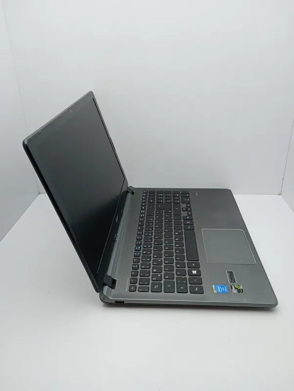 Ультрабук Acer Aspire V5 / 15.6'' (1366x768) TN / Intel Core i5-4210U (2 (4) ядра по 1.7 - 2.7 GHz) / 8 GB DDR3 / 240 GB SSD / Intel HD Graphics 4400 / WebCam б/в - зображення 4