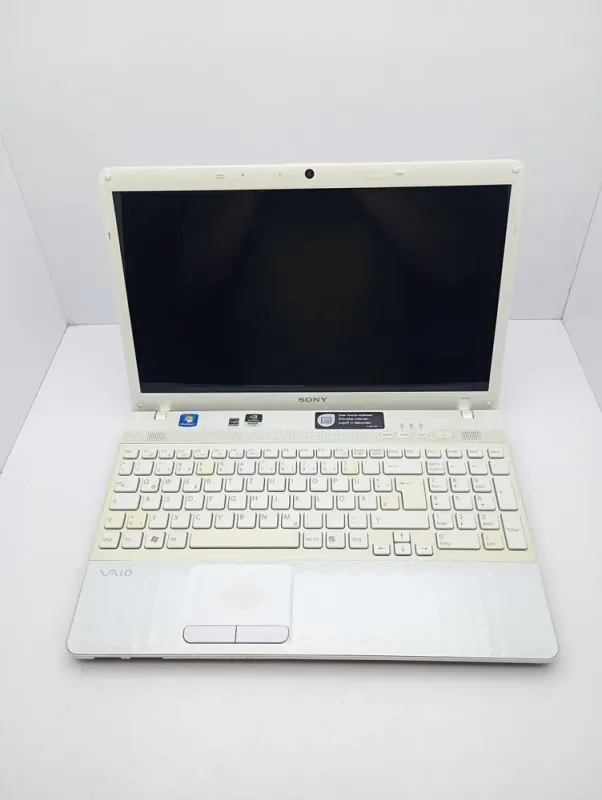 Ноутбук Sony VP156 / 15.6" (1366x768) TN / Intel Core i3-2330M (2 (4) ядра по 2.2 GHz) / 6 GB DDR3 / 500 GB HDD / nVidia GeForce 410M, 1 GB GDDR3, 64-bit / WebCam б/в - зображення 2