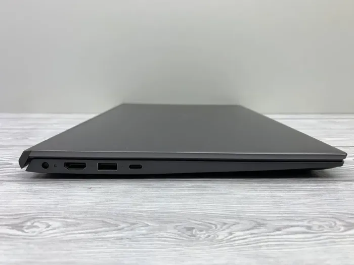 Ультрабук Б-клас Dell Vostro 5402 / 14" (1920x1080) IPS / Intel Core i5-1135G7 (4 (8) ядра по 2.4 - 4.2 GHz) / 16 GB DDR4 / 512 GB SSD / Intel Iris Xe Graphics / WebCam б/в - зображення 4