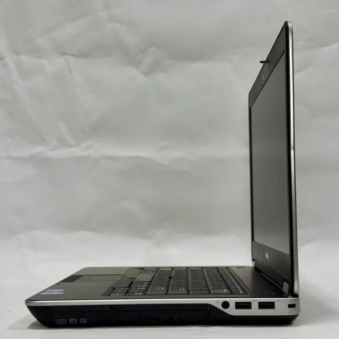 Ноутбук Dell Latitude E6440 / 14" (1366x768) TN / Intel Core i5-4200M (2 (4) ядра по 2.5 - 3.1 GHz) / 8 GB DDR3 / 250 GB SSD / Intel HD Graphics 4600 / WebCam / DVD-ROM / Windows 10 Pro б/в - зображення 5