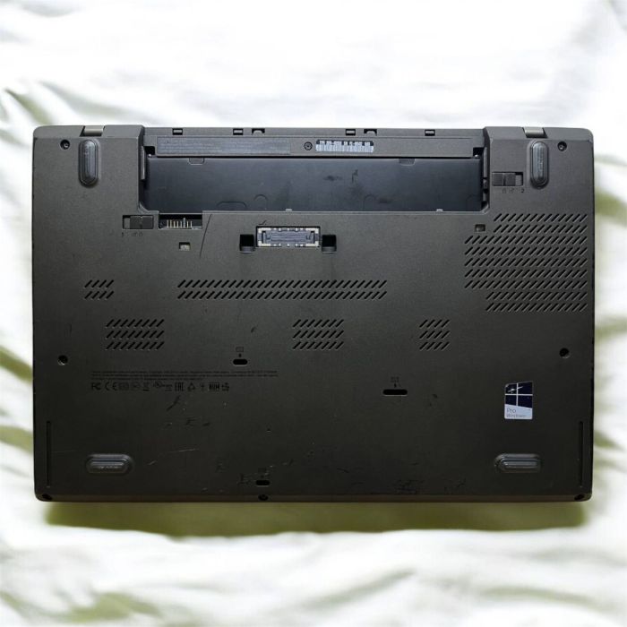 Ноутбук Lenovo ThinkPad T460 / 14" (1366x768) TN / Intel Core i5-6200U (2 (4) ядра по 2.3 - 2.8 GHz) / 4 GB DDR3 / 320 GB HDD / Intel HD Graphics 520 / WebCam / Без АКБ б/в - зображення 6