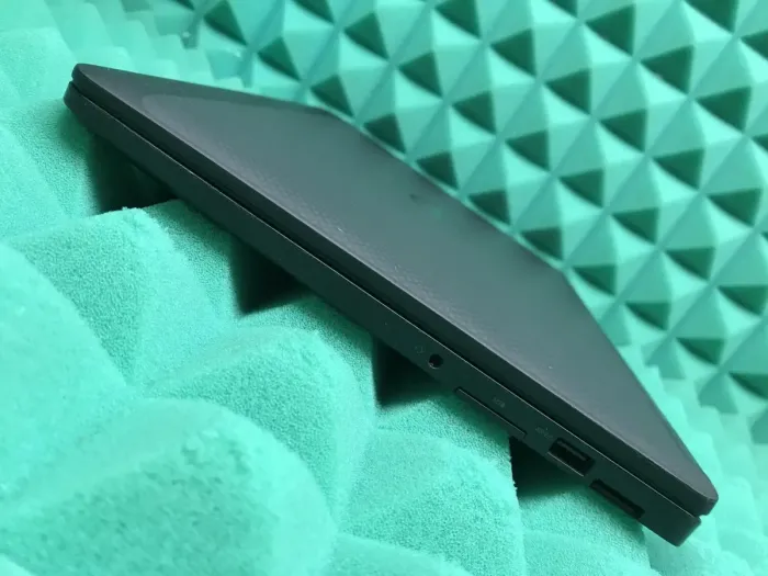 Ультрабук Б-клас Dell Latitude E7470 / 14" (2560x1440) IPS Touch / Intel Core i7-6600U (2 (4) ядра по 2.6 - 3.4 GHz) / 8 GB DDR4 / 256 GB SSD / Intel HD Graphics 520 / WebCam / HDMI / Windows 10 б/в - зображення 8