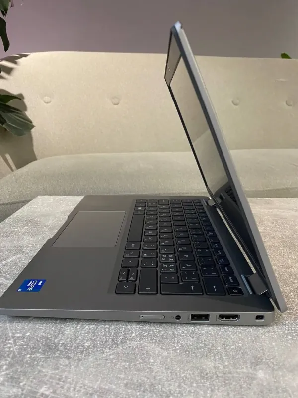 Ультрабук Б-клас Dell Latitude 5320 / 13.3" (1920x1080) TN / Intel Core i5-1135G7 (4 (8) ядра по 2.4 - 4.2 GHz) / 8 GB DDR4 / 256 GB SSD M.2 / Intel Iris X Graphics / WebCam / Win 10 б/в - зображення 5