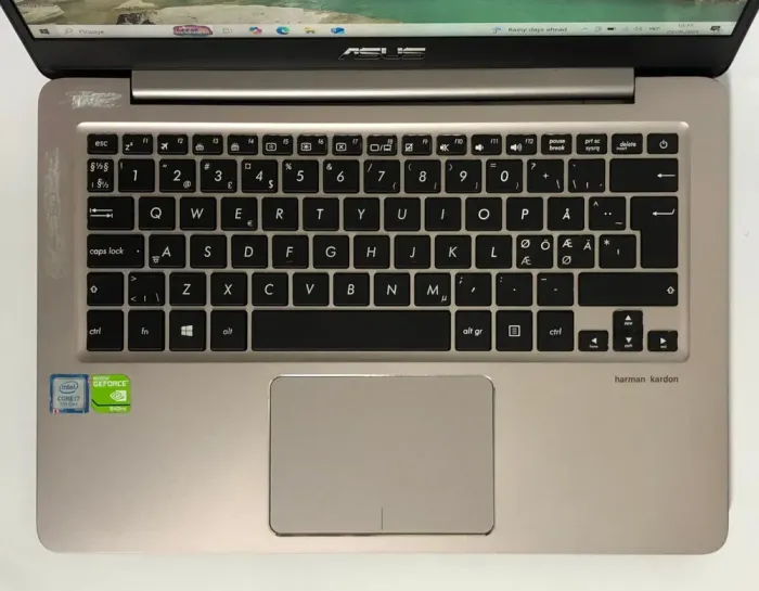 Ультрабук Б-клас Asus ZenBook UX430U / 14" (1920x1080) IPS / Intel Core i7-7500U (2 (4) ядра по 2.7 - 3.5 GHz) / 16 GB DDR4 / 512 GB SSD / nVidia GeForce 940MX, 2 GB DDR3, 64-bit / WebCam / Win 10 Home б/в - зображення 8