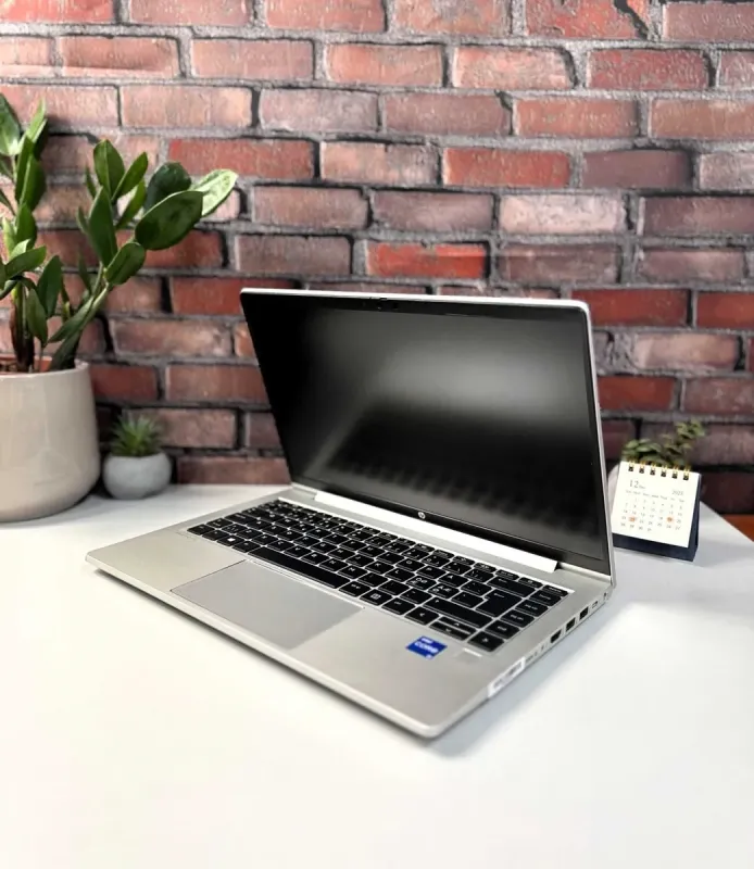 Ультрабук HP ProBook 640 G8 / 14" (1920x1080) IPS / Intel Core i5-1135G7 (4 (8) ядра по 4.2 GHz) / 16 GB DDR4 / 256 GB SSD / Intel Iris Xe Graphics / WebCam б/в - зображення 4