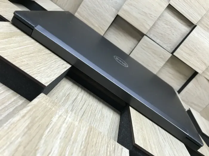 Ноутбук Б-клас Dell Latitude 7490 / 14" (1920x1080) IPS / Intel Core i5-7300U (2 (4) ядра по 2.6 - 3.5 GHz) / 8 GB DDR4 / 240 GB SSD M.2 / Intel HD Graphics 620 / WebCam / Fingerprint / HDMI б/в - зображення 9