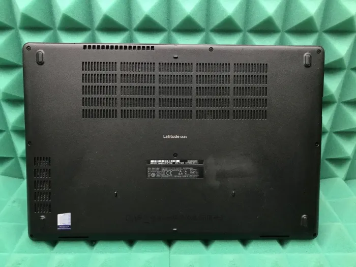 Ноутбук Б-клас Dell Latitude 5580 / 15.6" (1920x1080) IPS / Intel Core i5-6440HQ (4 ядра по 2.6 - 3.5 GHz) / 8 GB DDR4 / 256 GB SSD / Intel HD Graphics 530 / Fingerprint / HDMI / Windows 10 б/в - зображення 6