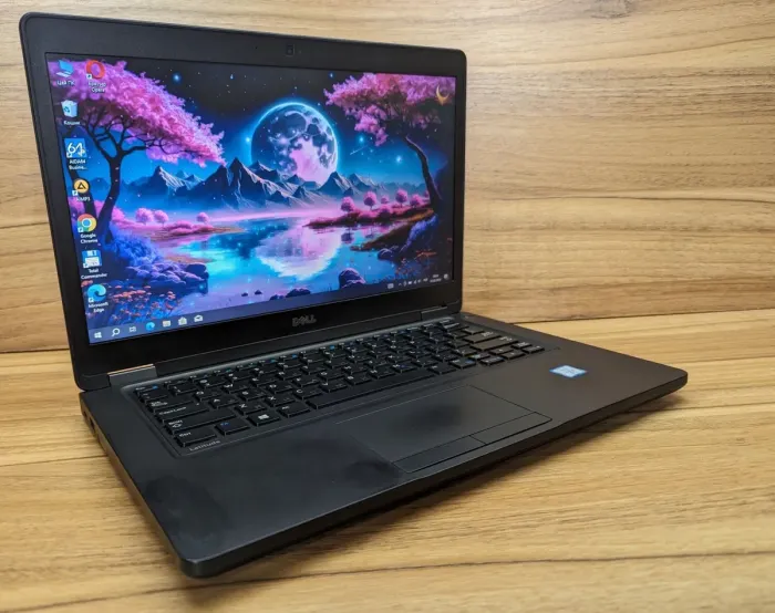 Ультрабук Dell Latitude 5480 / 14" (1366x768) TN / Intel Core i5-7300U (2 (4) ядра по 2.6 - 3.5 GHz) / 8 GB DDR4 / 256 GB SSD / Intel HD Graphics 620 / WebCam / Windows 10 б/в - зображення 4