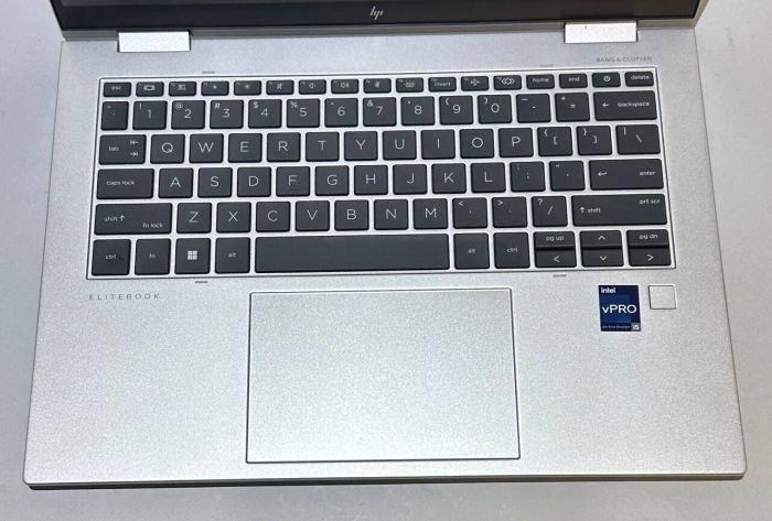 Ультрабук HP EliteBook x360 1040 G9 / 14" (1920x1080) IPS Touch / Intel Core i5-1245U (10 (12) ядер по 1.2 - 4.4 GHz) / 16 GB DDR4 / 512 GB SSD / Intel Iris Xe Graphics / WebCam б/в - зображення 3