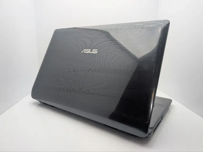 Ноутбук Asus A72J / 15.6" (1366x768) TN / Intel Core i3-350M (2 (4) ядра по 2.2 GHz) / 6 GB DDR3 / 320 GB HDD / AMD Radeon HD 5740, 1 GB GDDR3, 64-bit / WebCam / DVD-ROM б/в - зображення 8