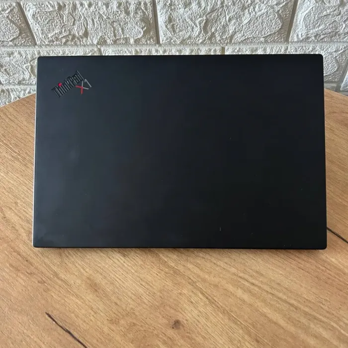 Ультрабук Б-клас Lenovo ThinkPad X1 Carbon Gen 8 / 14" (1920x1080) IPS / Intel Core i7-10610U (4 (8) ядра по 1.8 - 4.9 GHz) / 16 GB DDR4 / 512 GB SSD / Intel UHD Graphics 620 / WebCam б/в - зображення 3