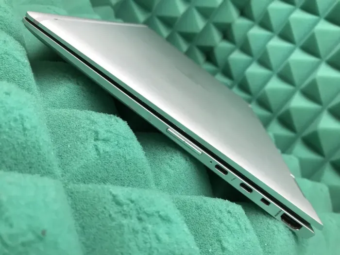 Ноутбук-трансформер Б-клас HP EliteBook x360 1030 G3 / 13.3" (1920x1080) IPS Touch / Intel Core i7-8650U (4 (8) ядра по 1.9 - 4.2 GHz) / 8 GB DDR3 / 256 GB SSD M.2 / Intel UHD Graphics 620 / WebCam / Fingerprint / USB 3.1 / HDMI б/в - зображення 6