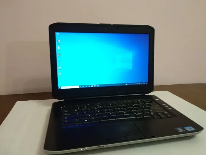 Ноутбук Б-клас Dell Latitude E5430 / 14" (1366x768) TN / Intel Core i3-2328M (2 (4) ядра по 2.2 GHz) / 4 GB DDR3 / 500 GB HDD / Intel HD Graphics 3000 / WebCam / DVD-RW / HDMI б/в - зображення 3