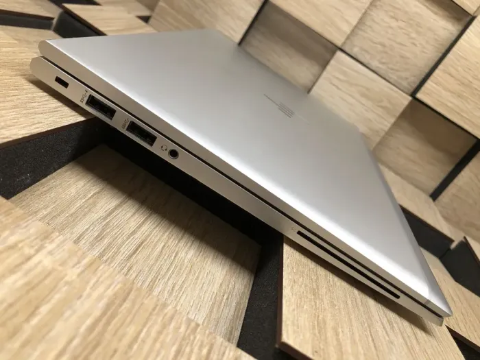 Ультрабук Б-клас HP EliteBook 840 G7 / 14" (1920x1080) IPS / Intel Core i7-10610U (4 (8) ядра по 1.8 - 4.9 GHz) / 8 GB DDR4 / 256 GB SSD M.2 / Intel UHD Graphics / WebCam / Fingeprint / HDMI б/в - зображення 5