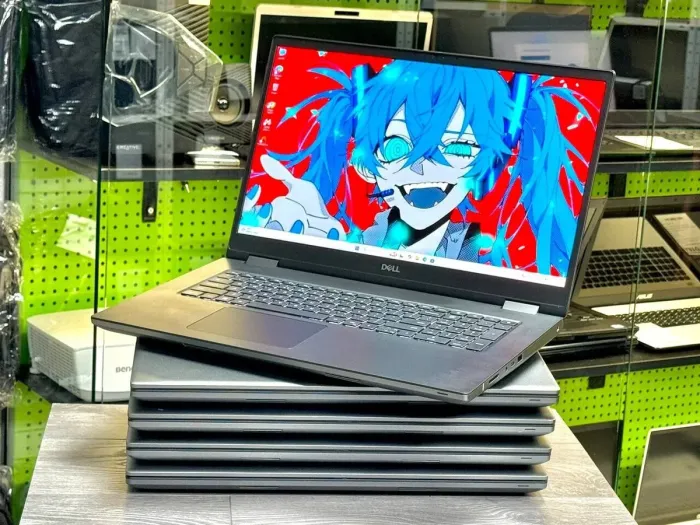 Мобільна робоча станція Dell Precision 7780 / 17,3" (1920x1080) IPS / Intel Core i9-13950HX (24 (32) ядра по 2,2 - 5,5 ГГц) / 128 ГБ DDR5 / 512 ГБ SSD M.2 / nVidia Quadro RTX 5000, 16 ГБ GDDR6, 256-біт / WebCam / Win 11 Pro б/в - зображення 4