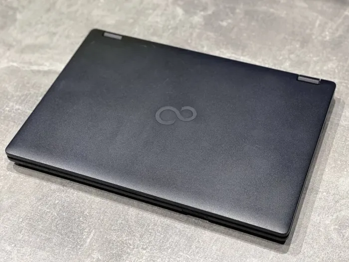 Ноутбук Fujitsu Lifebook E548 / 14" (1920x1080) IPS / Intel Core i5-8250U (4 (8) ядра по 1.6 - 3.4 GHz) / 8 GB DDR4 / 240 GB SSD / Intel HD Graphics 620 / WebCam б/в - зображення 5