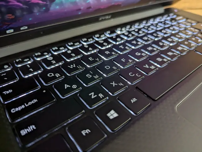 Ігровий ноутбук Dell XPS 15 9550 / 15.6" (1920x1080) IPS / Intel Core i7-6700HQ (4 (8) ядра по 2.6 - 3.5 GHz) / 16 GB DDR4 / 480 GB SSD / nVidia GeForce GTX 960M, 2 GB GDDR5, 128-bit / WebCam / HDMI / Windows 10 б/в - зображення 6