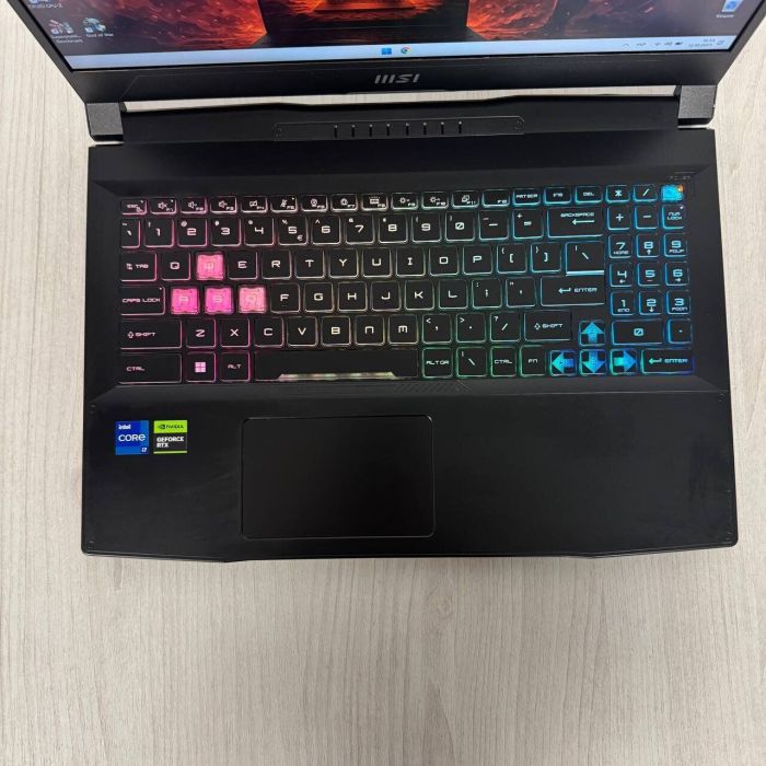 Ігровий ноутбук Б-класу MSI Katana 15 B12VGK / 15.6" (1920x1080) IPS / Intel Core i7-12650H (10 (16) ядер по 3,5 - 4,7 ГГц) / 16 ГБ DDR5 / 1000 ГБ SSD NVMe / nVidia GeForce RTX 4070, 8 ГБ GDDR6, 128-bit / WebCam б/в - зображення 7