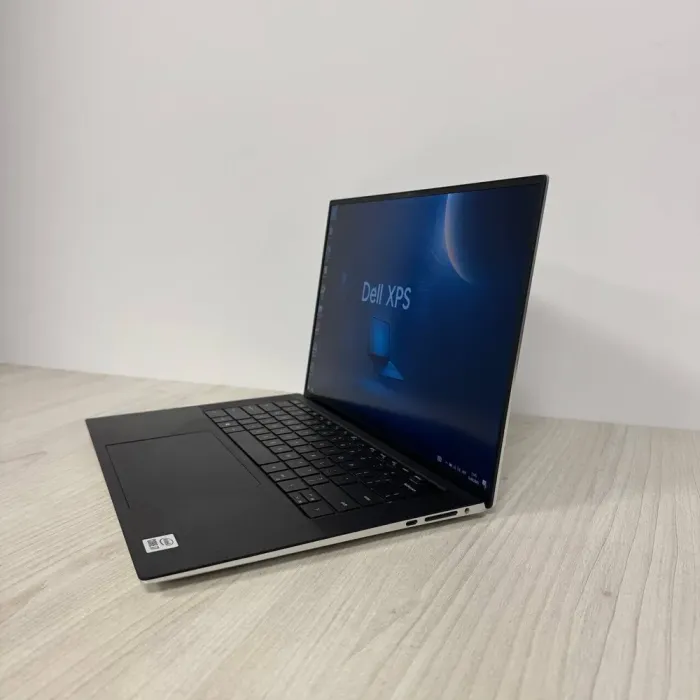 Ігровий ноутбук Dell XPS 15 9500 / 15.6" (1920x1200) IPS / Intel Core i7-10750H (6 (12) ядра по 2,6 - 5,0 ГГц) / 16 ГБ DDR4 / 512 ГБ SSD NVMe / nVidia GeForce GTX 1650 Ti, 4 ГБ GDDR6, 128-біт / WebCam б/в - зображення 5