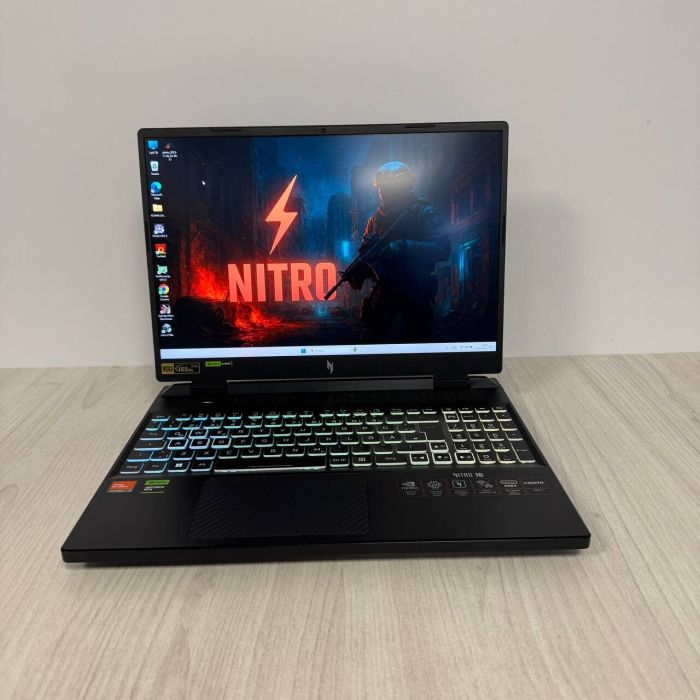 Ігровий ноутбук Acer Nitro 16 AN16-41 / 16" (2560x1600) IPS / AMD Ryzen 7 7840HS (8 (16) ядер по 3,8 - 5,1 ГГц) / 32 ГБ DDR5 / 1000 ГБ SSD / nVidia GeForce RTX 4070, 8 ГБ GDDR6, 128-біт / Веб-камера б/в - зображення 2