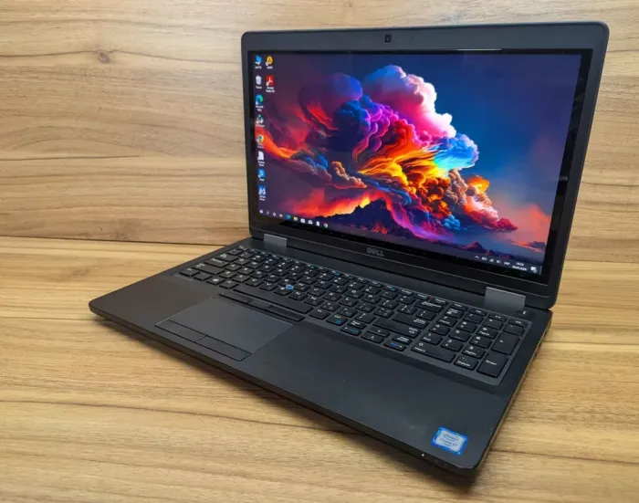 Ноутбук Dell Latitude E5570 / 15.6" (1920x1080) IPS Touch / Intel Core i7-6600U (2 (4) ядра по 2.6 - 3.4 GHz) / 16 GB DDR4 / 512 GB SSD / AMD Radeon R7 M360, 2 GB DDR3, 64-bit / WebCam / Windows 10 б/в - зображення 3