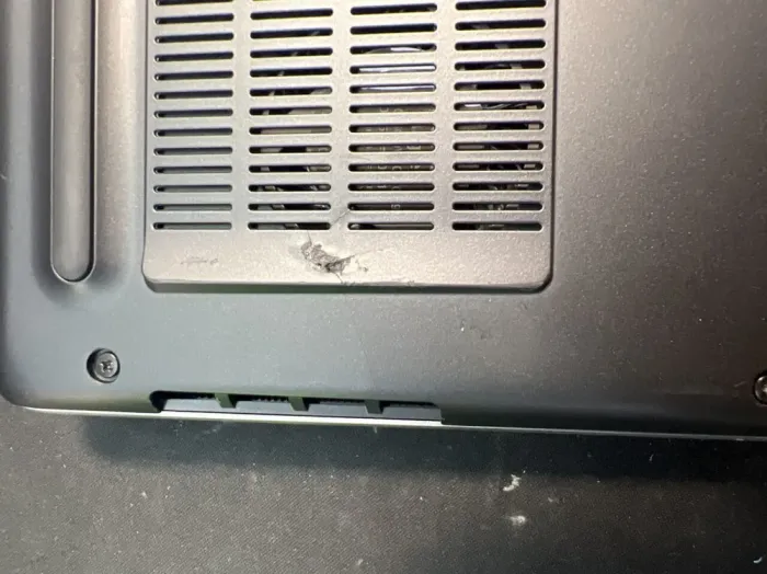 Мобільна робоча станція Б-клас Dell Precision 7530 / 15.6" (1920x1080) IPS / Intel Core i7-8750H (6 (12) ядер по 2.2 - 4.1 GHz) / 16 GB DDR4 / 240 GB SSD / nVidia Quadro P2000, 4 GB GDDR5, 128-bit б/в - зображення 3