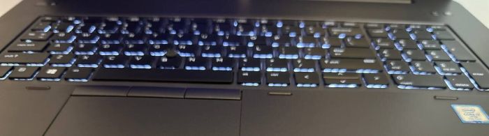 Мобільна робоча станція HP ZBook 17 G4 / 17,3" (1920x1080) IPS / Intel Core i7-7820HQ (4 (8) ядра по 2,9 - 3,9 ГГц) / 64 ГБ DDR4 / 1000 ГБ SSD / nVidia Quadro P5000, 16 ГБ GDDR5, 256-біт / WebCam / Win 11 Pro б/в - зображення 9