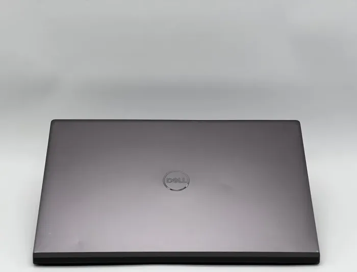 Ультрабук Dell Vostro 5502 / 15.6" (1920x1080) IPS / Intel Core i5-1135G7 (4 (8) ядра по 2.4 - 4.2 GHz) / 16 GB DDR4 / 480 GB SSD / Intel Iris Xe Graphics / WebCam б/в - зображення 5