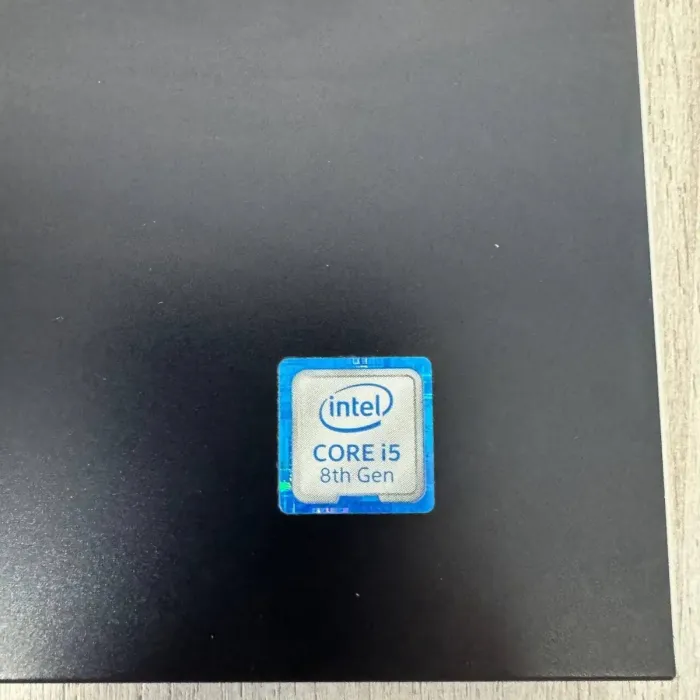 Ультрабук Б-клас Dell Vostro 5471 / 14" (1920x1080) IPS / Intel Core i5-8250U (4 (8) ядра по 1.6 - 3.4 GHz) / 8 GB DDR4 / 240 GB SSD / Intel UHD Graphics 620 / WebCam / Windows 10 б/в - зображення 4