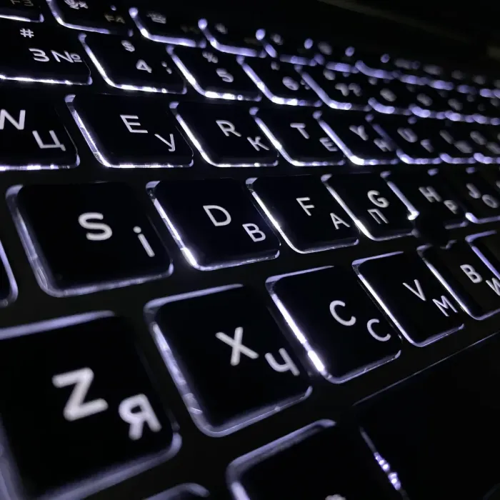 Ультрабук Dell Latitude 5511 / 15.6" (1920x1080) IPS / Intel Core i5-10400H (4 (8) ядра по 2.6 - 4.6 GHz) / 16 GB DDR4 / 240 GB SSD / nVidia GeForce MX250, 2 GB GDDR5, 64-bit / WebCam / SIM б/в - зображення 6