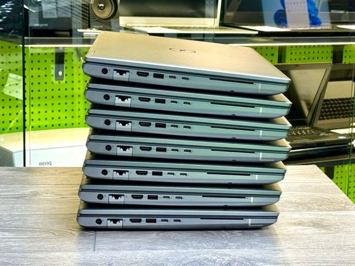 Мобільна робоча станція Dell Precision 7780 / 17,3" (1920x1080) IPS / Intel Core i9-13950HX (24 (32) ядра по 2,2 - 5,5 ГГц) / 128 ГБ DDR5 / 512 ГБ SSD M.2 / nVidia Quadro RTX 5000, 16 ГБ GDDR6, 256-біт / WebCam / Win 11 Pro б/в - зображення 7