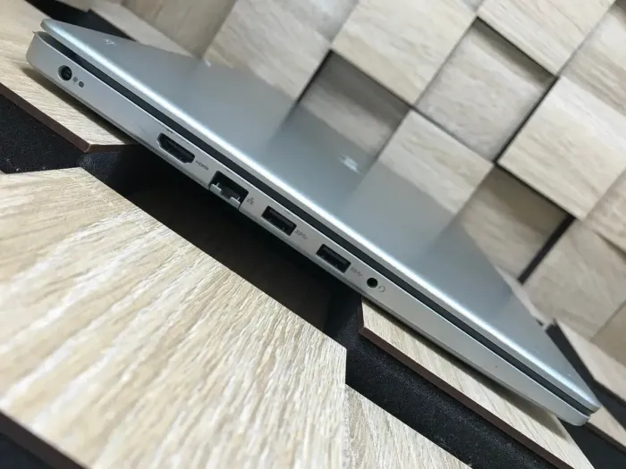 Ноутбук Б-клас Dell Inspiron 3501 / 15.6" (1366x768) TN / Intel Core i5-1135G7 (4 (8) ядра по 2.4 - 4.2 GHz) / 8 GB DDR4 / 192 GB SSD / Intel Iris Xe Graphics / WebCam б/в - зображення 5