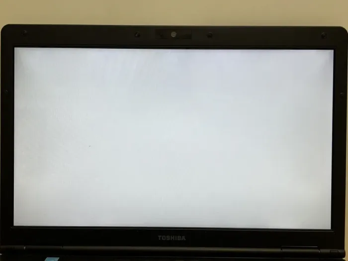 Ноутбук Б-клас Toshiba Tecra A11 / 15.6" (1366x768) TN / Intel Core i3-350M (2 (4) ядра по 2.26 GHz) / 4 GB DDR3 / 120 GB SSD / Intel HD Graphics / WebCam б/в - зображення 9