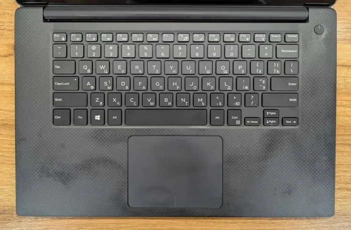 Ноутбук робоча станція Dell Precision 5510 / 15.6" (3840x2160) IPS Touch / Intel Core i7-6820HQ (4 (8) ядра по 2,7 - 3,6 ГГц) / 16 ГБ DDR4 / 512 ГБ SSD / nVidia Quadro M1000M, 2 ГБ DDR3, 128-біт / HDMI / Windows 10 б/в - зображення 3