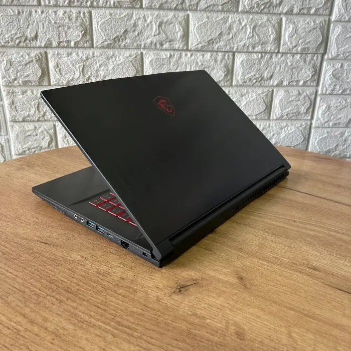 Ігровий ноутбук MSI GF63 Thin 10UD / 15.6" (1920x1080) IPS / Intel Core i5-10500H (6 (12) ядер по 2.5 - 4.5 GHz) / 8 GB DDR4 / 512 GB SSD / nVidia GeForce RTX 3050 Ti, 4 GB GDDR6, 128-bit / WebCam б/в - зображення 6