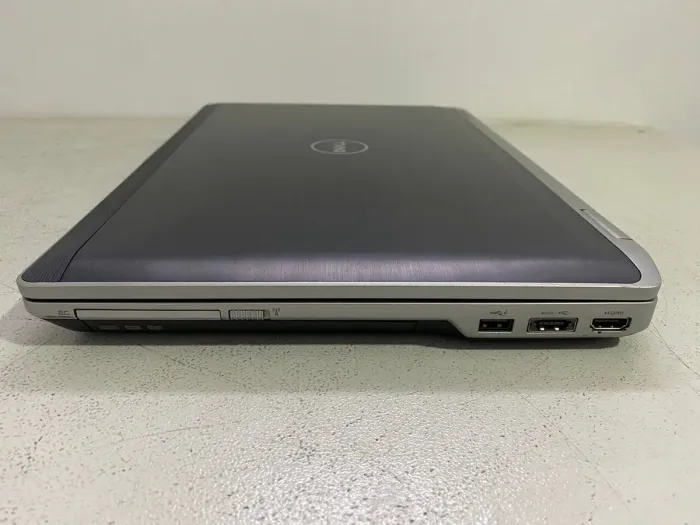 Ноутбук Dell Latitude E6530 / 15.6" (1920x1080) TN / Intel Core i5-3340M (2 (4) ядра по 2.7 - 3.4 GHz) / 8 GB DDR3 / 128 GB SSD / Intel HD Graphics 4000 / WebCam / DVD-ROM б/в - зображення 4