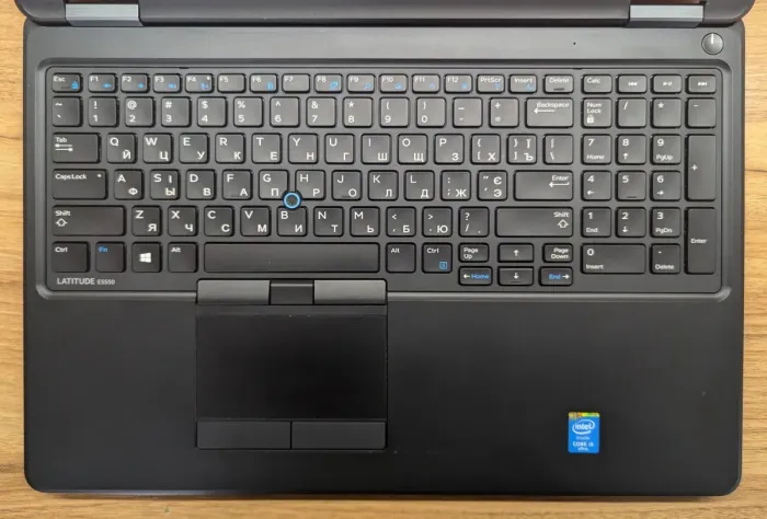 Ноутбук Dell Latitude E5550 / 15.6" (1920x1080) IPS / Intel Core i5-5300U (2 (4) ядра по 2.3 - 2.9 GHz) / 8 GB DDR3 / 240 GB SSD / Intel HD Graphics 5500 / WebCam / Windows 10 б/в - зображення 3