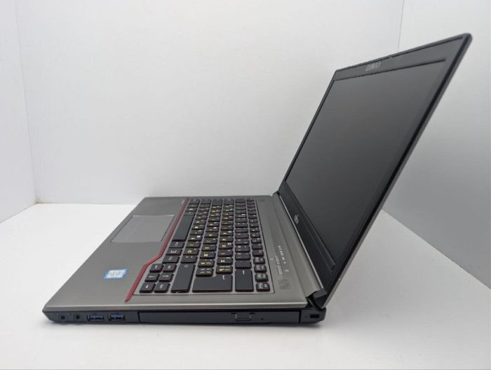 Ноутбук Fujitsu LifeBook E746 / 14" (1366x768) TN / Intel Core i5-6200U (2 (4) ядра по 2.3 - 2.8 GHz) / 8 GB DDR4 / 128 GB SSD / Intel HD Graphics 520 / WebCam б/в - зображення 5