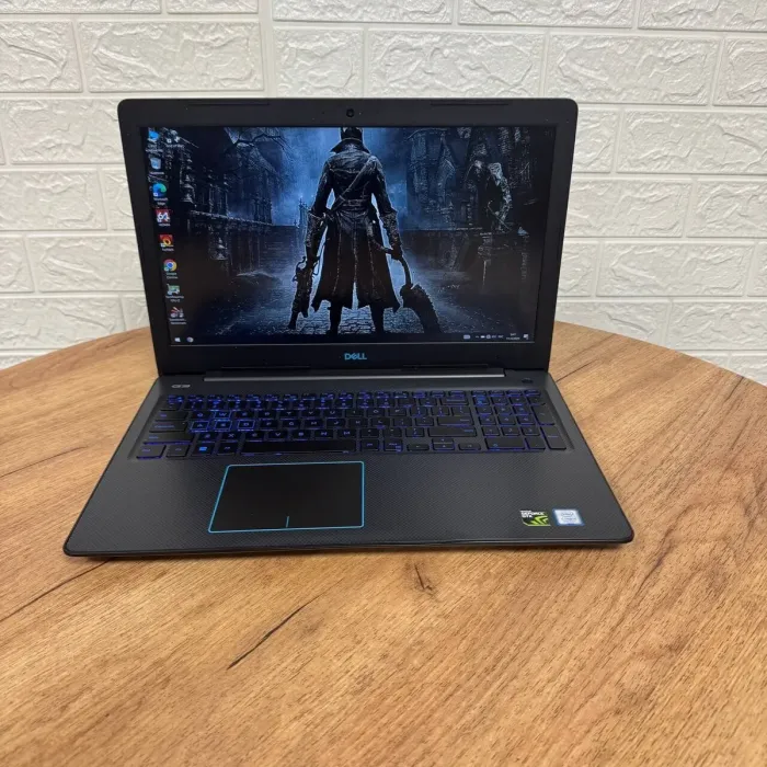 Ігровий ноутбук Б-клас Dell G3 3579 / 15.6" (1920x1080) IPS / Intel Core i5-8300H (4 (8) ядра по 2.3 - 4.0 GHz) / 16 GB DDR4 / 256 GB SSD / nVidia GeForce GTX 1050 Ti, 4 GB GDDR5, 128-bit / WebCam б/в - зображення 2