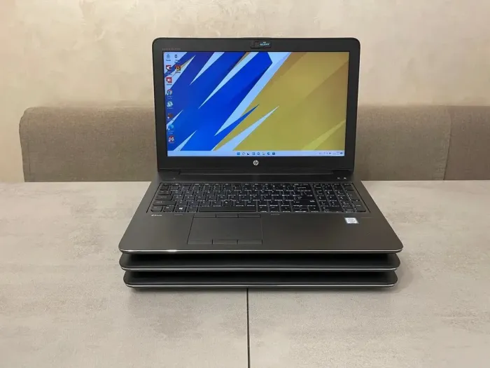 Робоча станція HP ZBook 15 G3 / 15.6" TN / Core i7-6700HQ (4(8) ядра по 2.6-3.5GHz) / 16GB DDR4 / 512GB SSD / Quadro M1000M, 2GB  / WebCam б/в - зображення 2