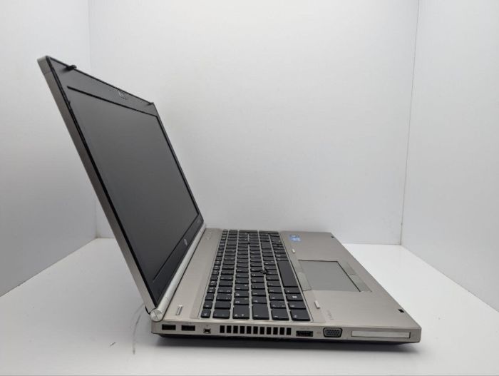 Ноутбук HP EliteBook 8560p / 15.6" (1366x768) TN / Intel Core i7-2620M (2 (4) ядра по 2.7 - 3.4 GHz) / 6 GB DDR3 / 1000 GB HDD / Intel HD Graphics 3000 / WebCam б/в - зображення 4