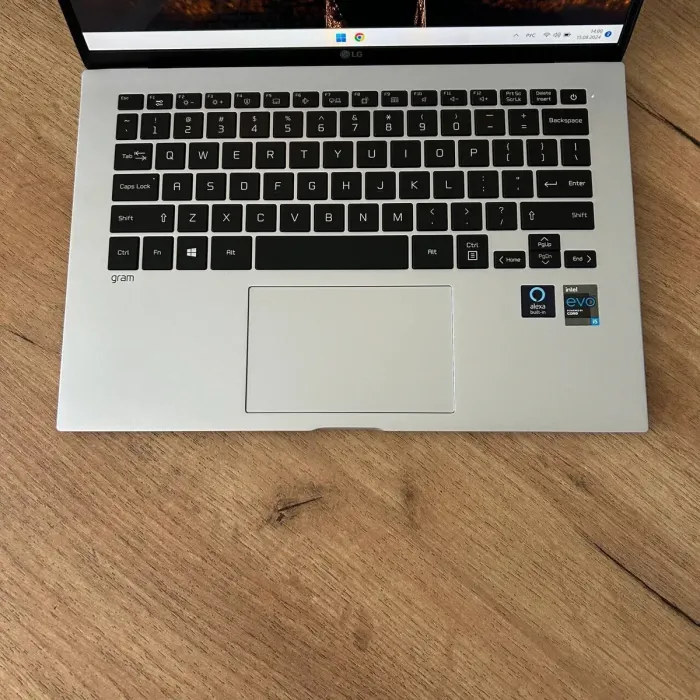 Ультрабук Б-клас LG Gram 14Z90P / 14" (1920x1080) IPS / Intel Core i5-1135G7 (4 (8) ядра по 2.4 - 4.2 GHz) / 8 GB DDR4 / 256 GB SSD / Intel Iris Xe Graphics / WebCam б/в - зображення 7
