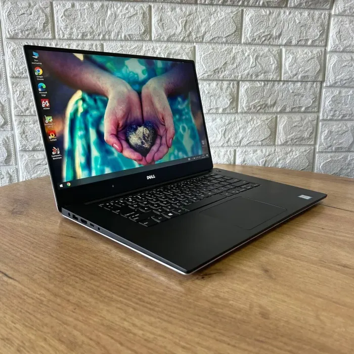 Мобільна робоча станція Dell Precision 5520 / 15.6" (1920x1080) IPS / Intel Core i7-6820HQ (4 (8) ядра по 2.7 - 3.6 GHz) / 16 GB DDR4 / 512 GB SSD / nVidia Quadro M1200, 4 GB GDDR5, 128-bit / WebCam б/в - зображення 4