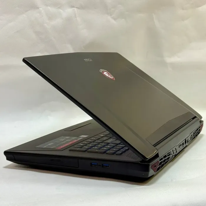 Ігровий ноутбук Б-клас MSI GT72-6QD Dominator G / 17.3" (1920x1080) IPS / Intel Core i7-6700HQ (4 (8) ядра по 2.6 - 3.5 GHz) / 16 GB DDR4 / 128 GB SSD + 500 GB HDD / nVidia GeForce GTX 970M, 3 GB GDDR5, 192-bit / WebCam / DVD-ROM / Windows 10 Pro б/в - зображення 7