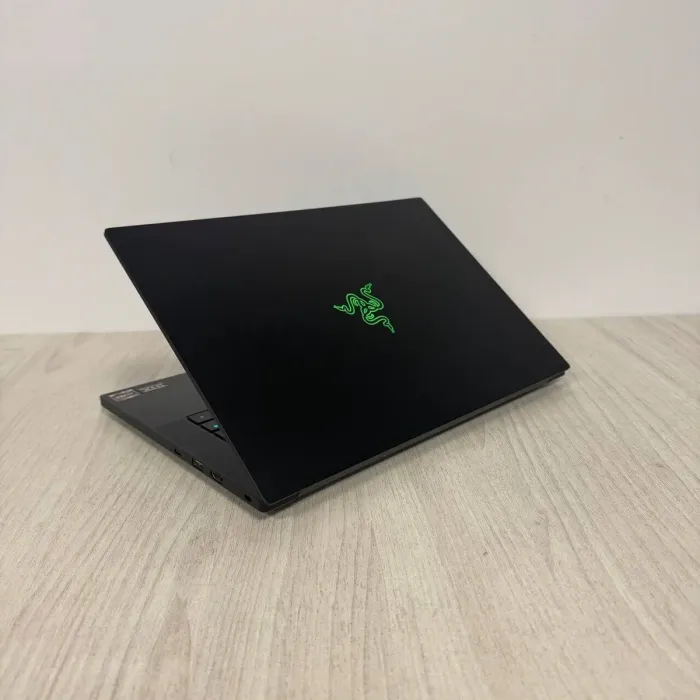 Ігровий ультрабук Razer Blade 14 RZ09-0427 / 14" (2560x1440) IPS / AMD Ryzen 9 6900HX (8 (16) ядер по 3,3 - 4,9 ГГц) / 16 ГБ DDR5 / 512 ГБ SSD NVMe / nVidia GeForce RTX 3080 Ti, 16 ГБ GDDR6, 256-біт / WebCam б/в - зображення 7